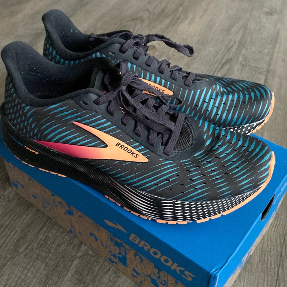 Brooks Hyperion Tempo women’s running shoes size 8.5, nearly new!!